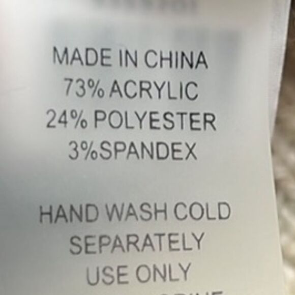 Like New Vince Camuto Fluffy V Neck Sweater - leopard print - Small - Picture 8 of 8